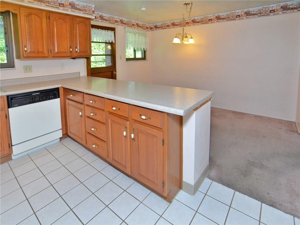 602 Winterberry Road Monroeville, PA 15146 - Photo 4 of 21 Gallery Image 4