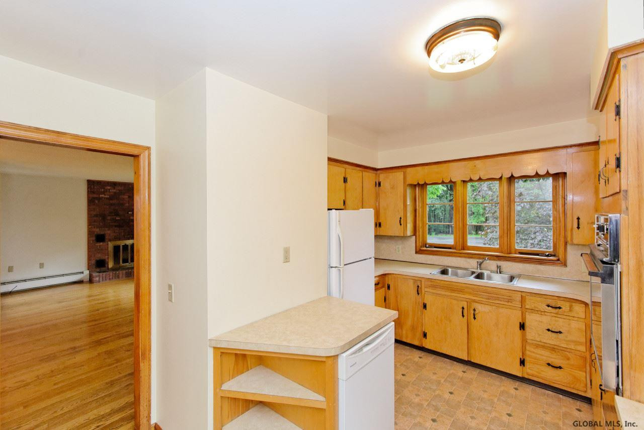 296 Vly Road Colonie, NY 12309 - Photo 9 of 18 Photo 9