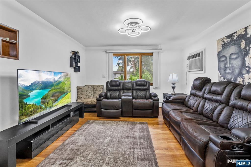 101 Maple Hill Road Clifton, NJ 07013 - Photo 5 of 39