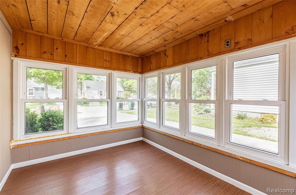 1435 Columbia Road Berkley, MI 48072 - Photo 17 of 29