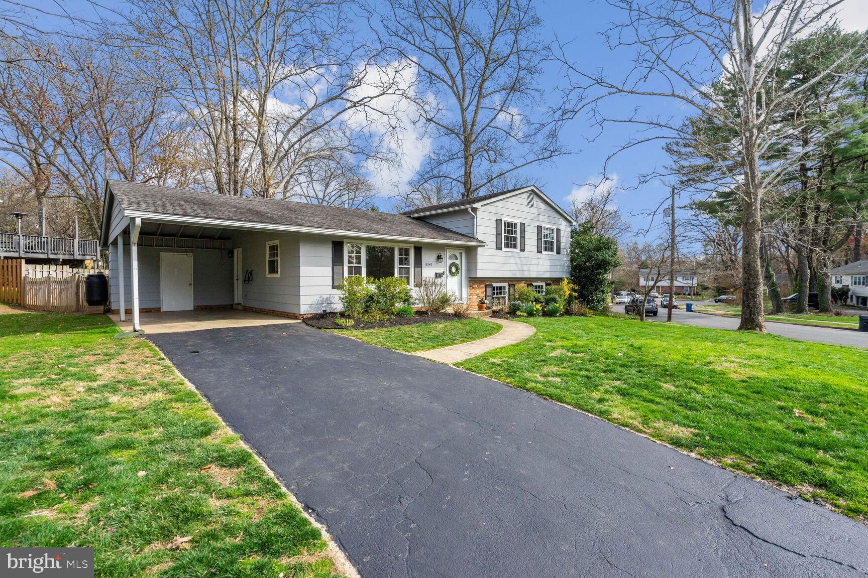 9540 Old Creek Drive Fairfax, VA 22032 - Photo 4 of 36 Carport and driveway