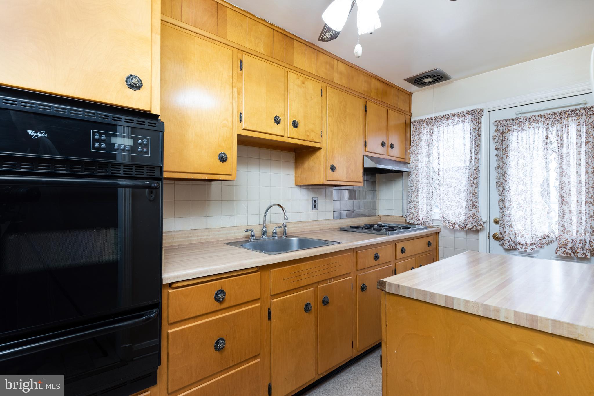 1953 Searles Road Baltimore, MD 21222 - Photo 9 of 28 Gallery Image 9
