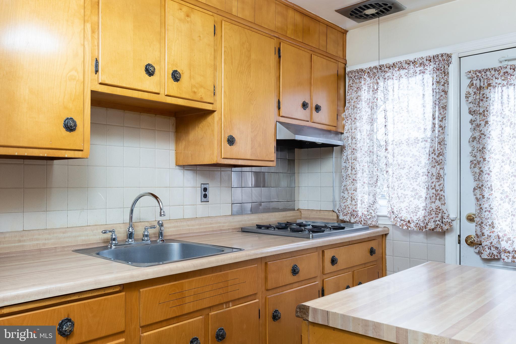 1953 Searles Road Baltimore, MD 21222 - Photo 10 of 28 Gallery Image 10