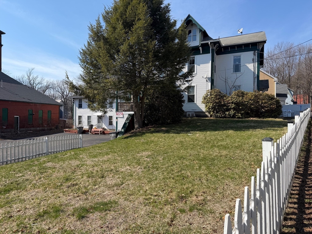 35 Cedar Street, Unit 2 Gardner, MA 01440 - Photo 3 of 32