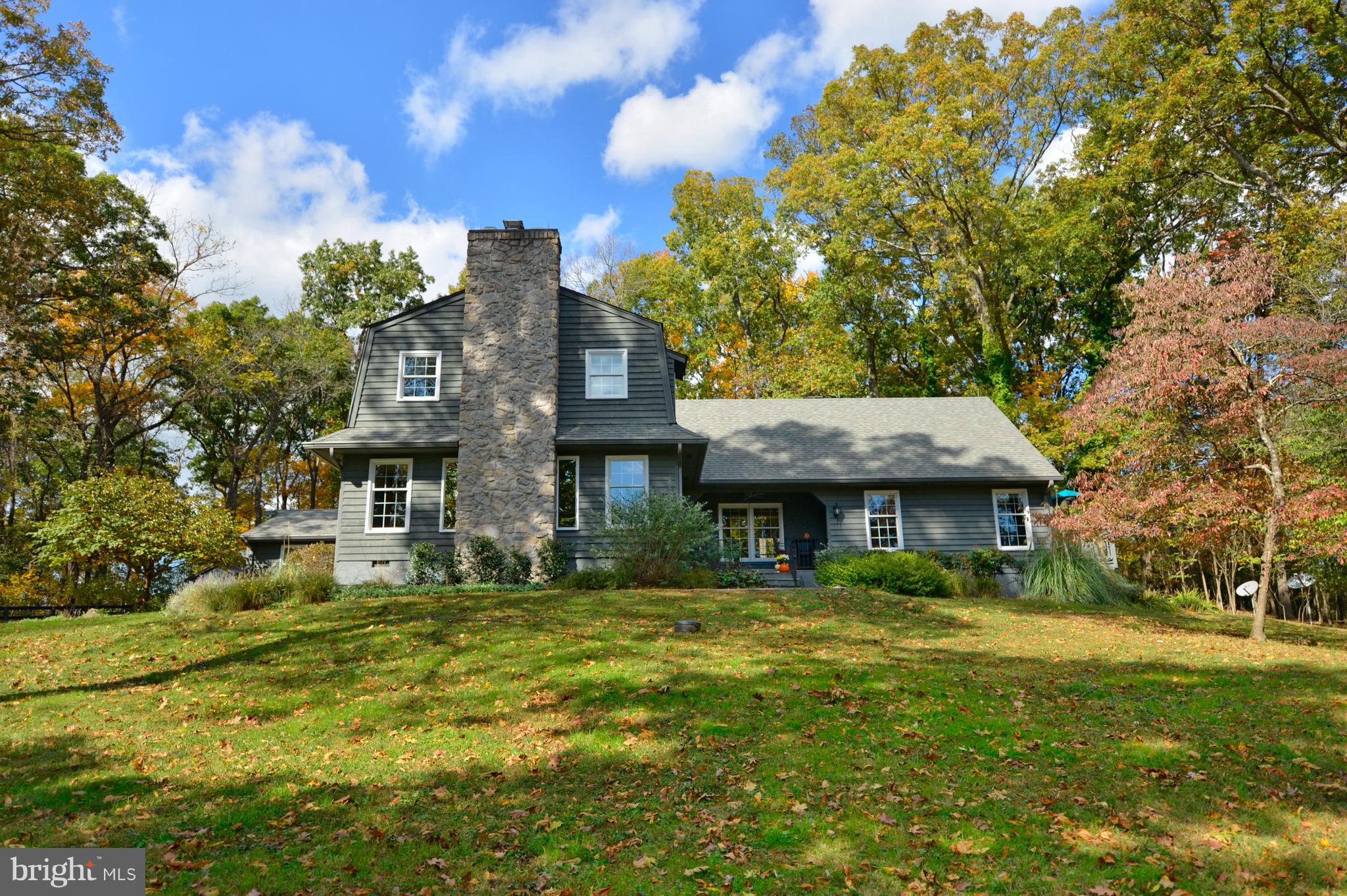 37340 Bolyn Road Purcellville, VA 20132 - Photo 2 of 30 You will fall in love with this charming home!