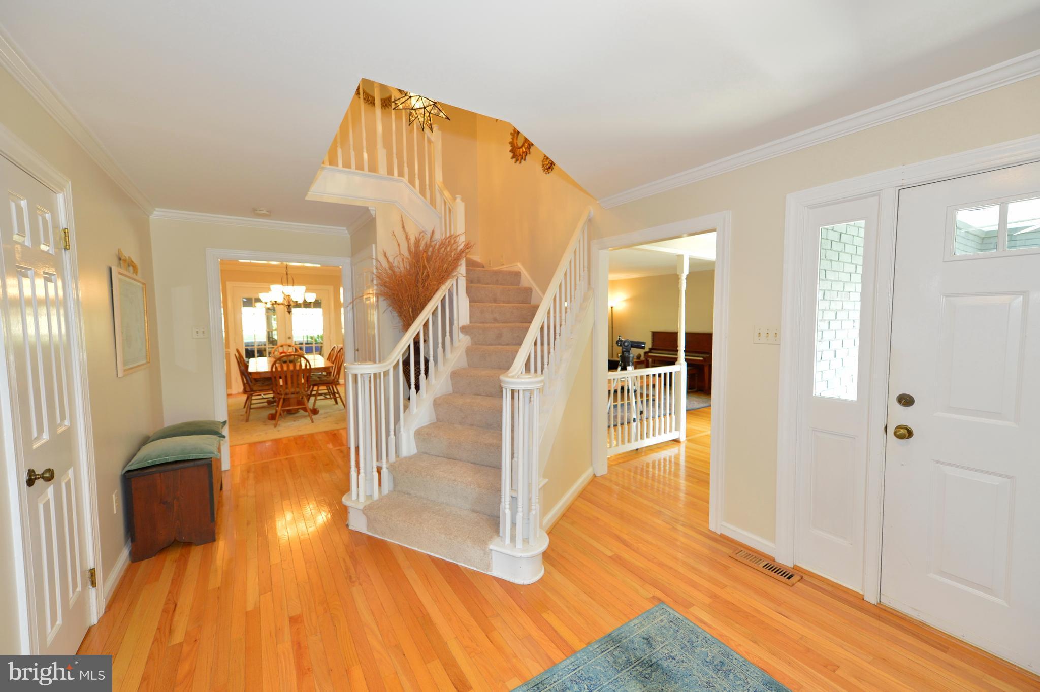 37340 Bolyn Road Purcellville, VA 20132 - Photo 5 of 30 Unique foyer for a fabulously unique home!