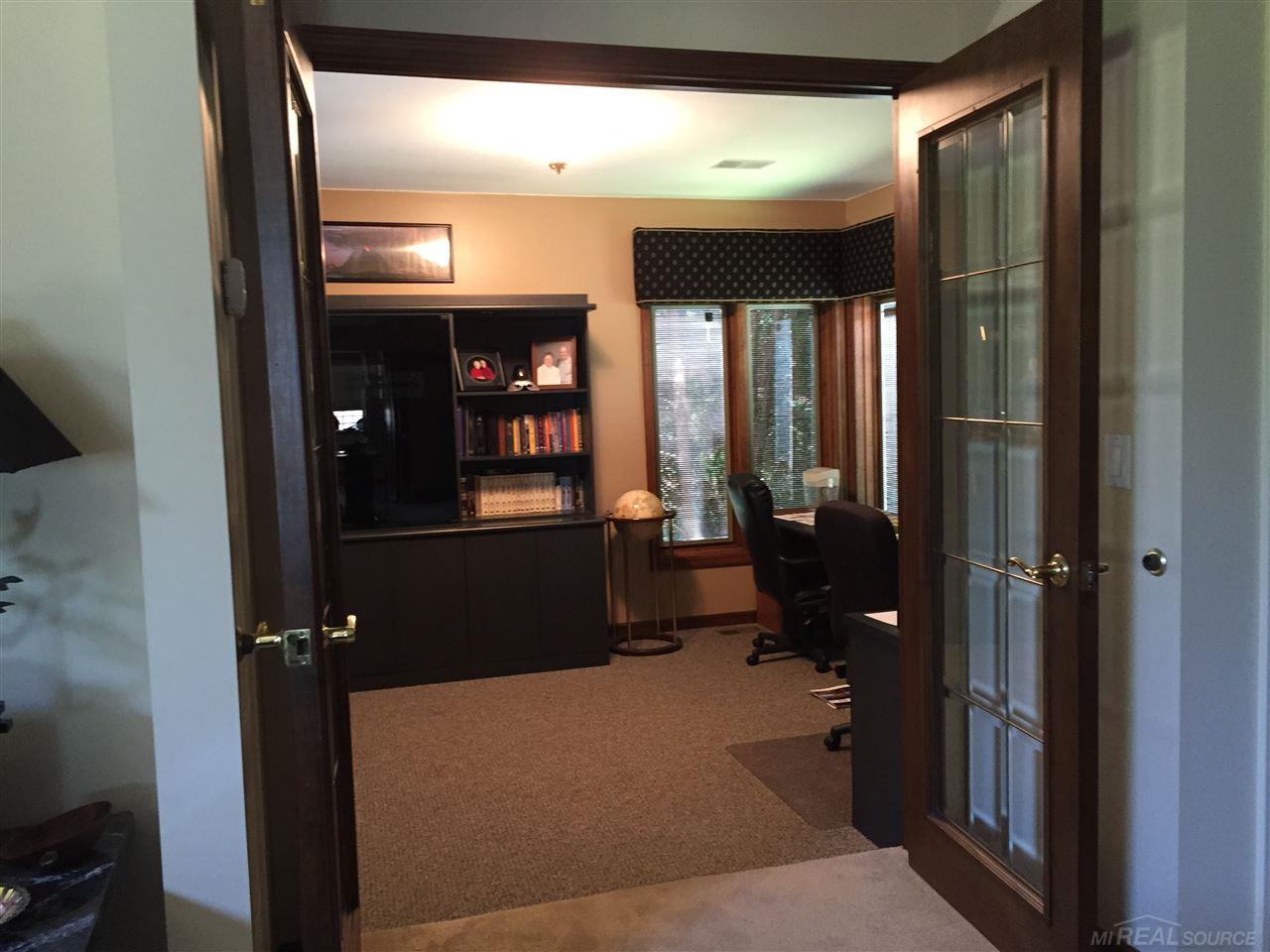 2070 Reagan Drive Rochester Hills, MI 48309 - Photo 12 of 28