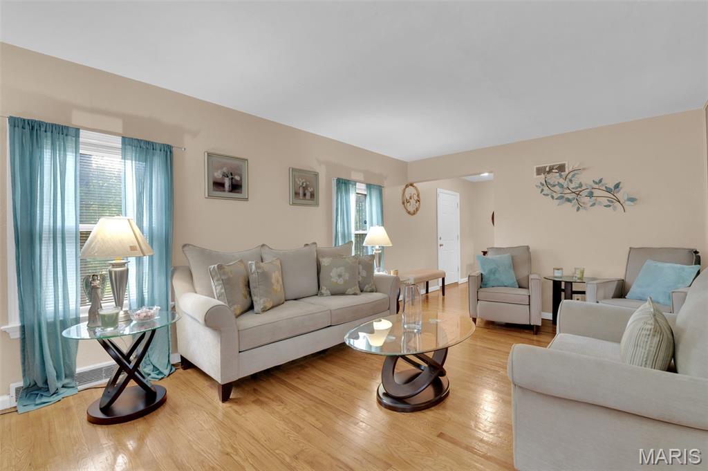 22 Green Acres Road St. Louis, MO 63137 - Photo 5 of 39