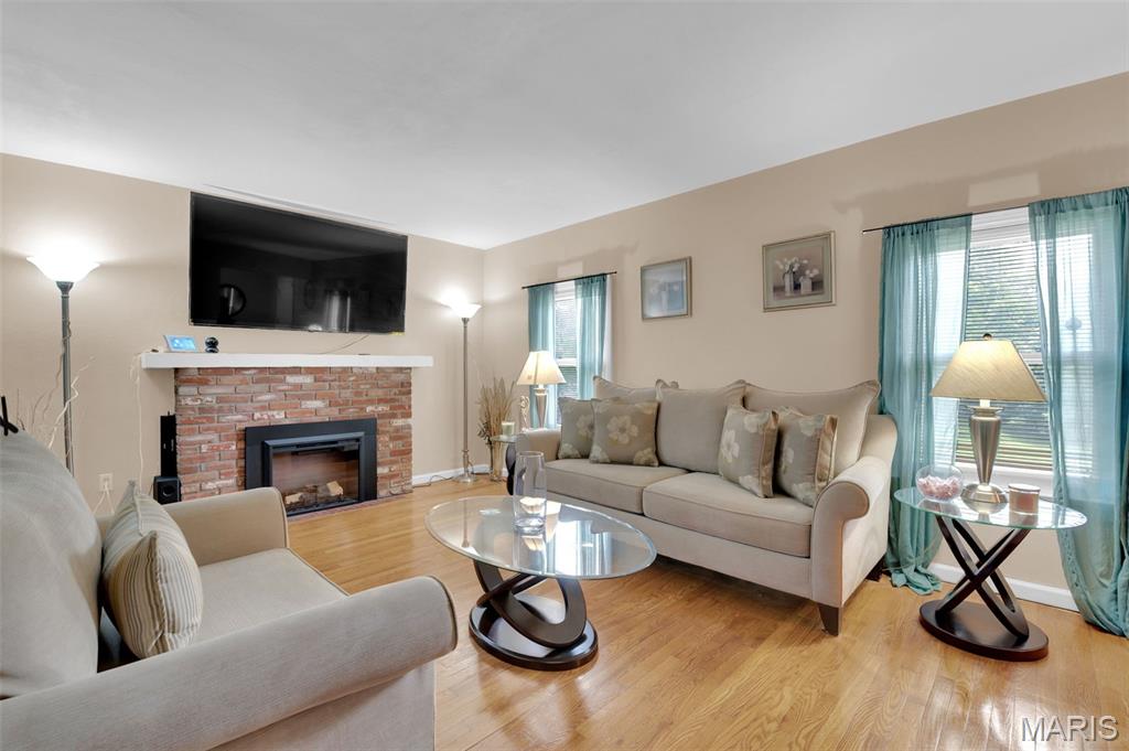 22 Green Acres Road St. Louis, MO 63137 - Photo 6 of 39