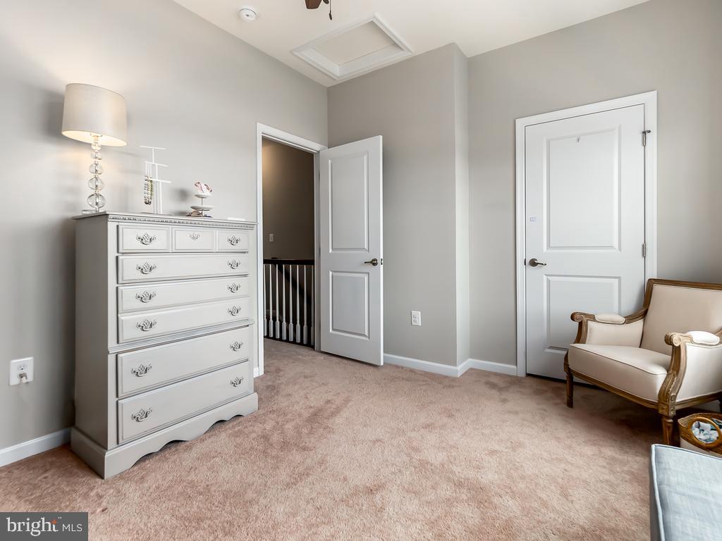 1770 Featherstone Road Woodbridge, VA 22191 - Photo 18 of 28 Gallery Image 18
