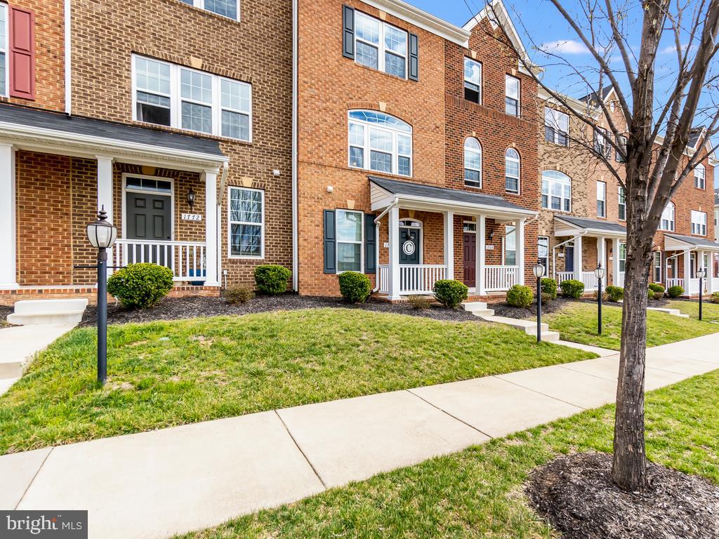 1770 Featherstone Road Woodbridge, VA 22191 - Photo 2 of 28 Gallery Image 2