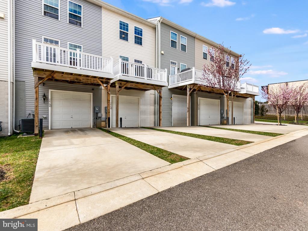 1770 Featherstone Road Woodbridge, VA 22191 - Photo 23 of 28 Gallery Image 23