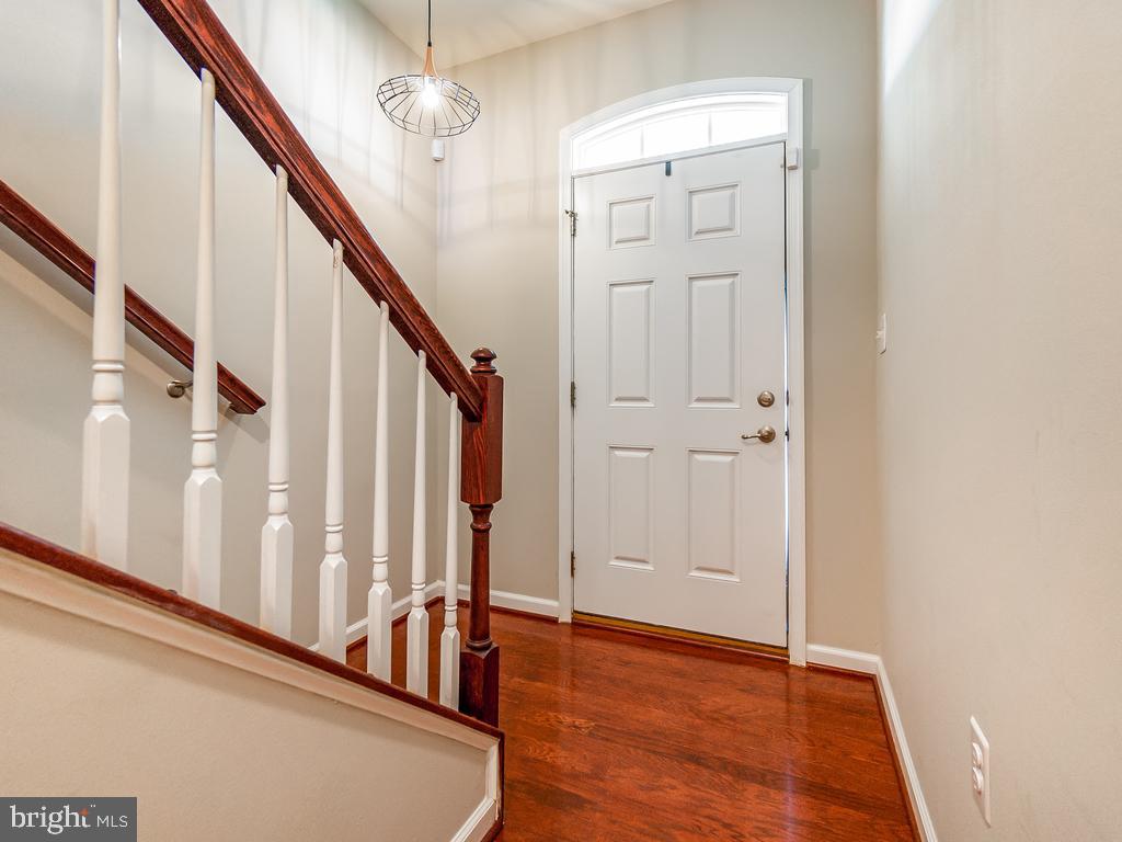 1770 Featherstone Road Woodbridge, VA 22191 - Photo 5 of 28 Gallery Image 5
