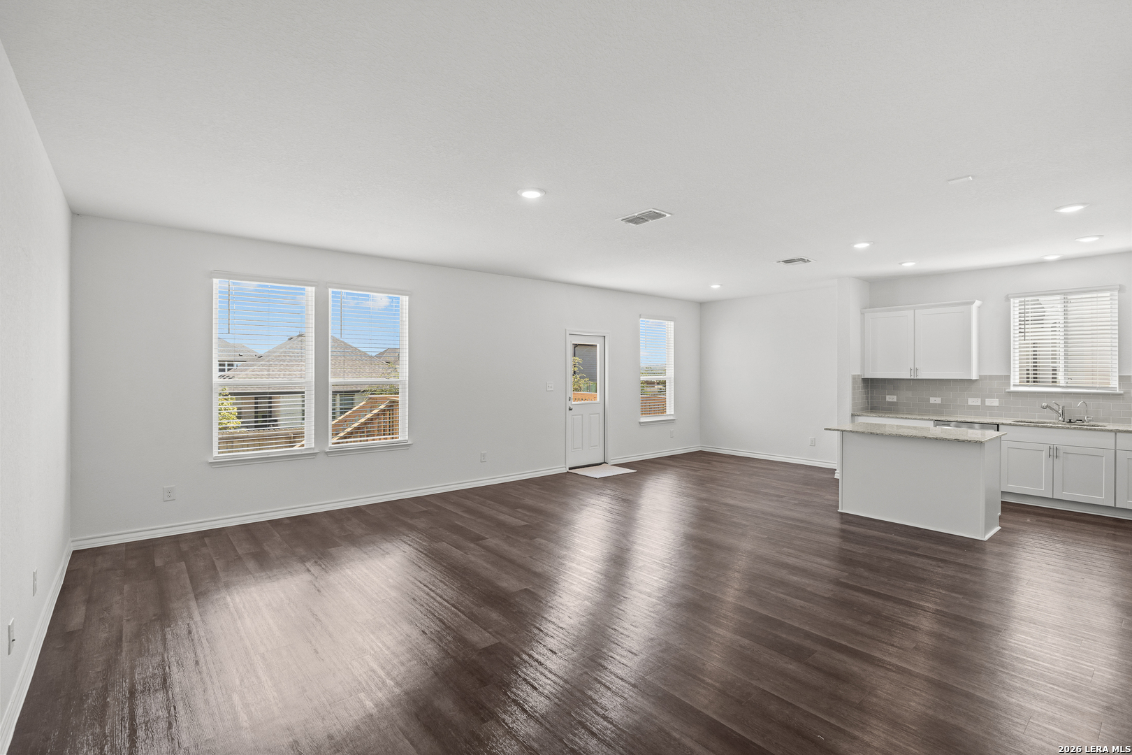 825 Rustic Grove Boerne, TX 78006 - Photo 6 of 24 Gallery Image 6