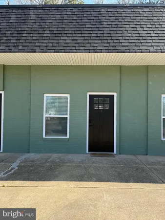 $1,390 | 17476 Piney Point Road, Unit 5, Piney Point, MD 20690