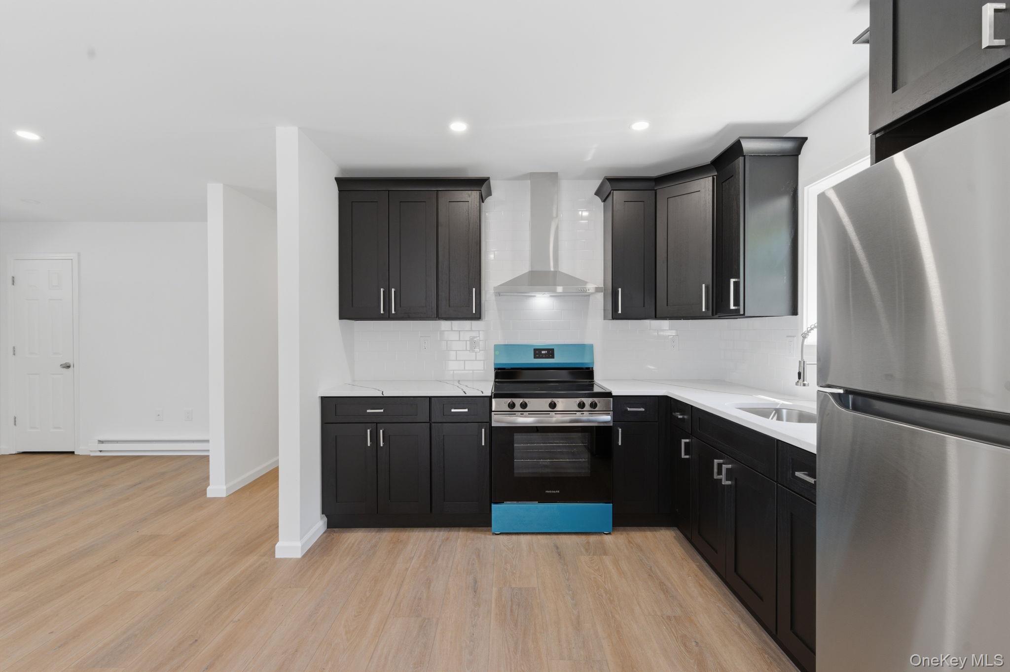 655 Post Avenue Bellport, NY 11713 - Photo 7 of 20