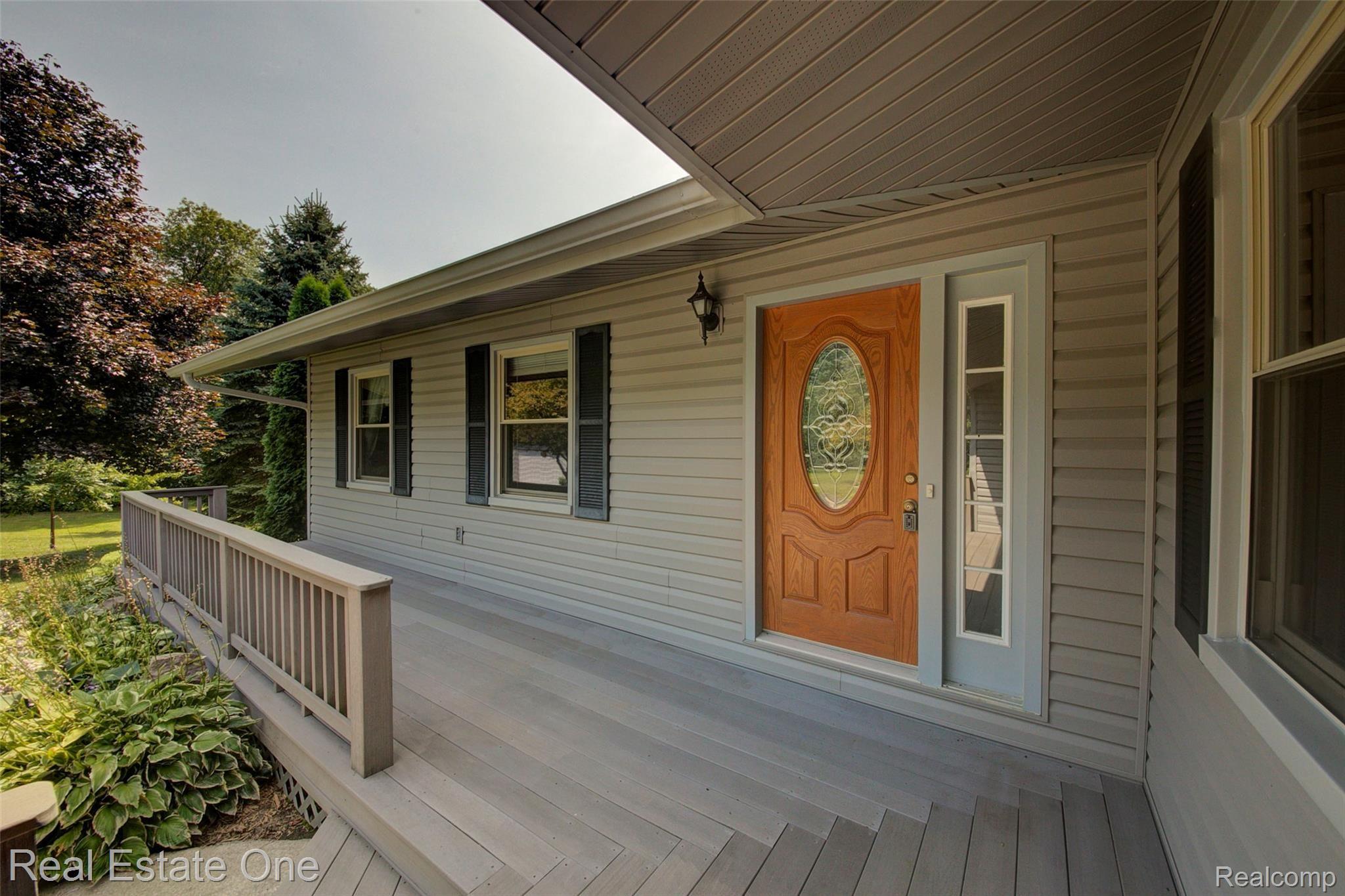 7112 Richardson Road Howell, MI 48843 - Photo 3 of 97 930A4981_2_3.jpg