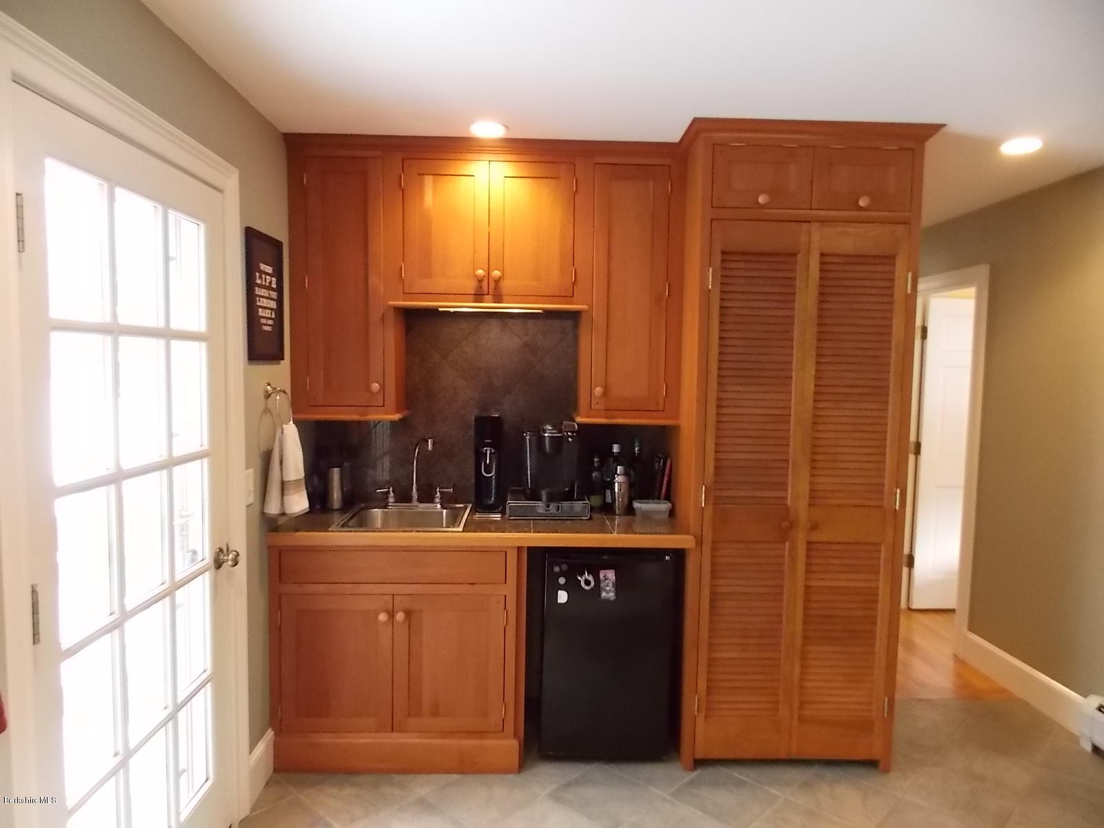 151 New Lenox Road Lenox, MA 01240 - Photo 29 of 56 wet bar