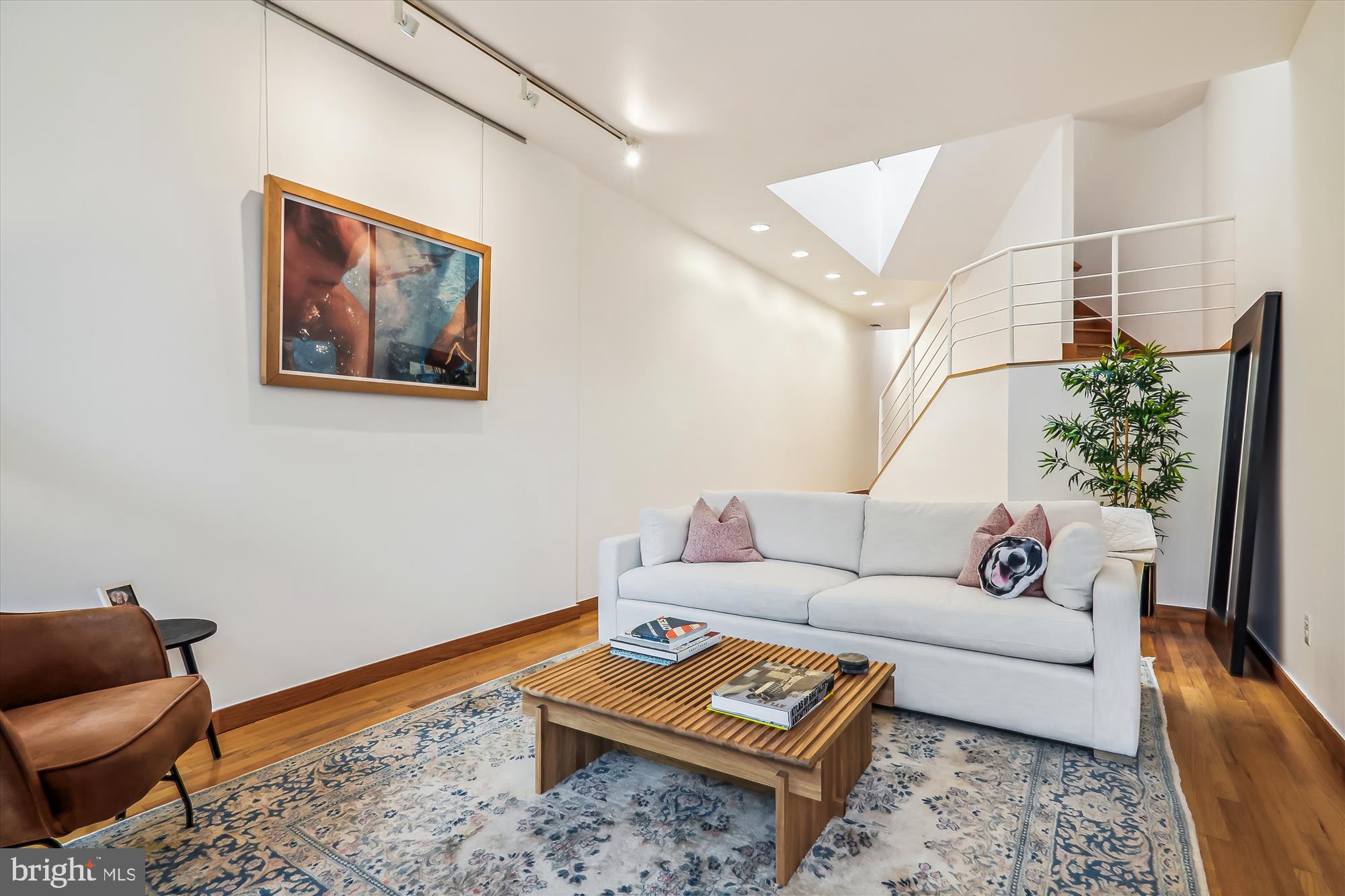 125 12th Street Northeast Washington, DC 20002 - Photo 17 of 63 Living Room