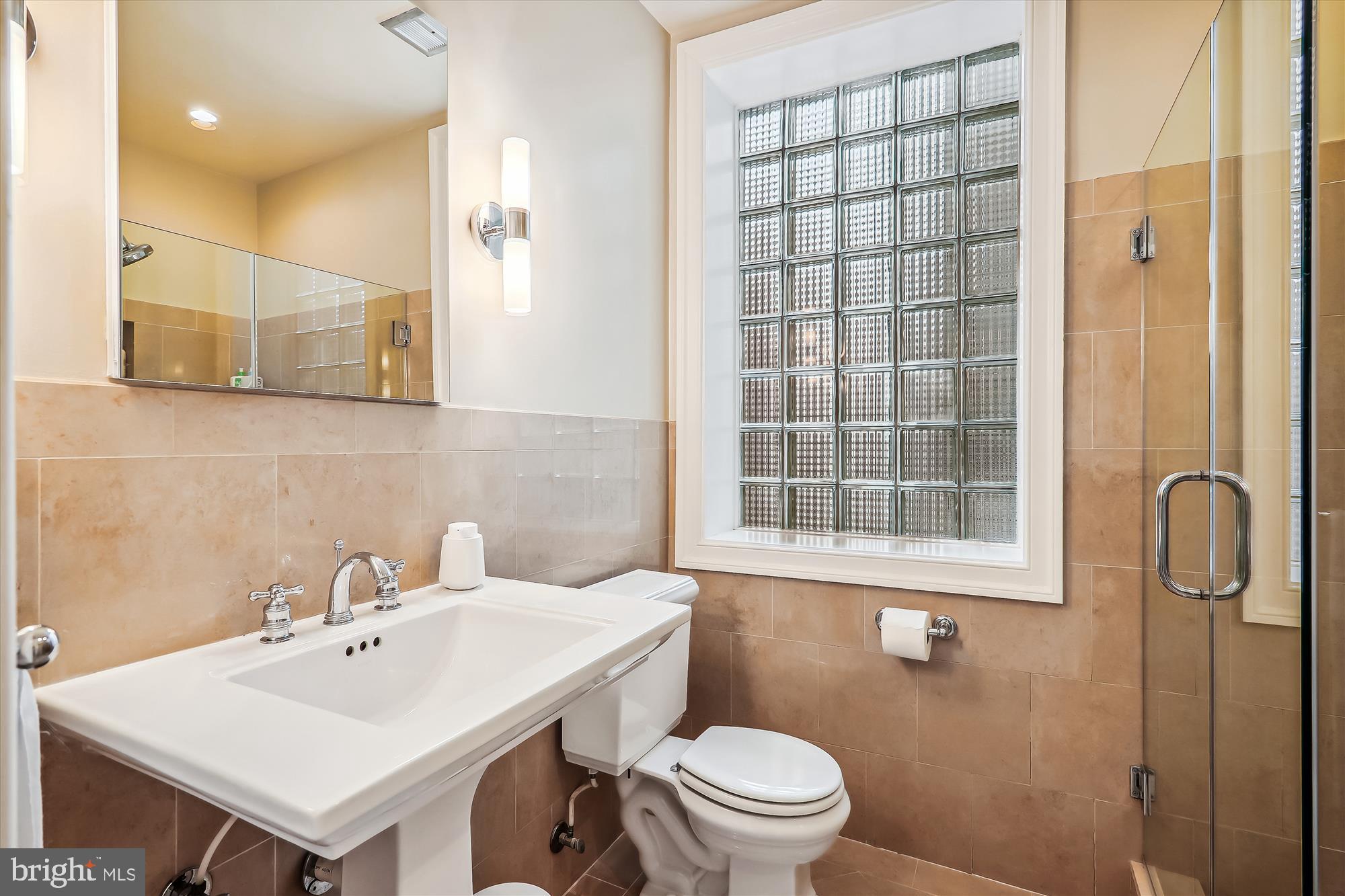 125 12th Street Northeast Washington, DC 20002 - Photo 26 of 63 Primary Bath