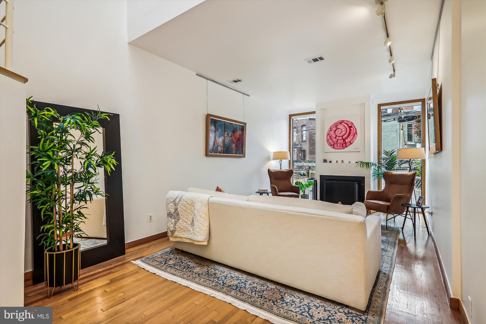 125 12th Street Northeast Washington, DC 20002 - Photo 3 of 63 Living Room