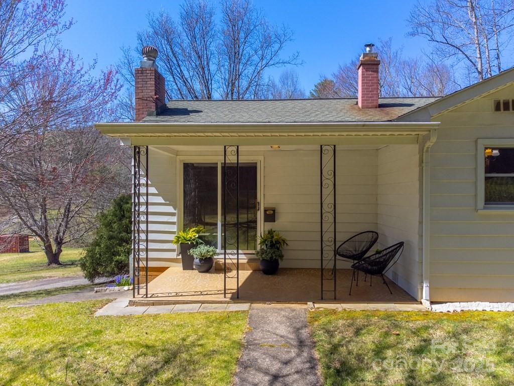 809 Locust Crk Road Sylva, NC 28779 - Photo 4 of 47 Gallery Image 4
