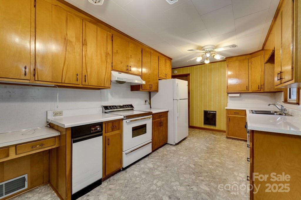 809 Locust Crk Road Sylva, NC 28779 - Photo 10 of 47 Gallery Image 10