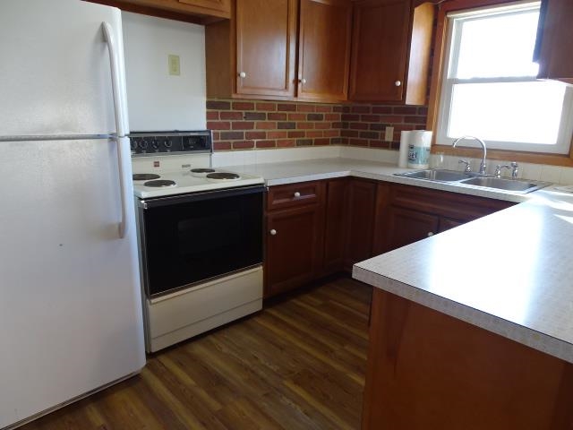2104 West Middlebury Road Freeport, IL 61032 - Photo 13 of 23 Gallery Image 13