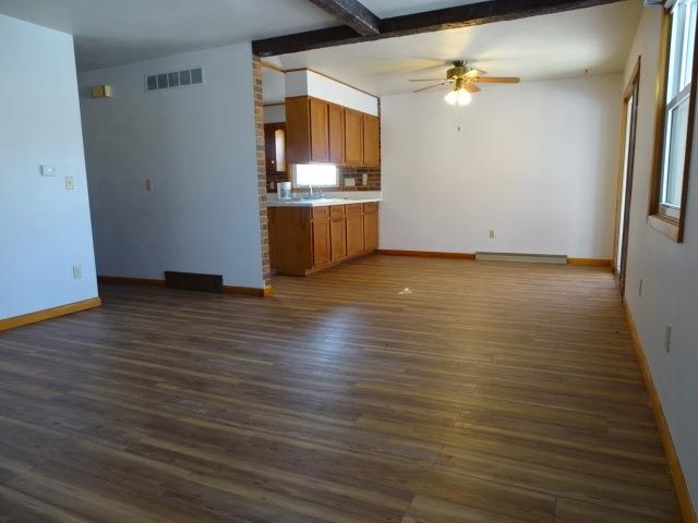 2104 West Middlebury Road Freeport, IL 61032 - Photo 16 of 23 Gallery Image 16