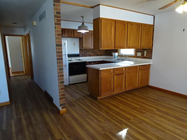 2104 West Middlebury Road Freeport, IL 61032 - Photo 19 of 23 Gallery Image 19