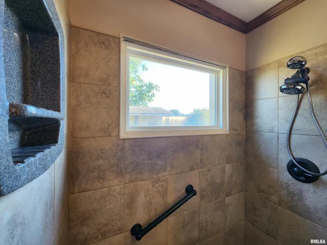 $189,900 | 325 Butler Road, Harrisburg, IL 62946