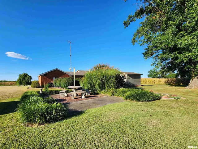 $189,900 | 325 Butler Road, Harrisburg, IL 62946