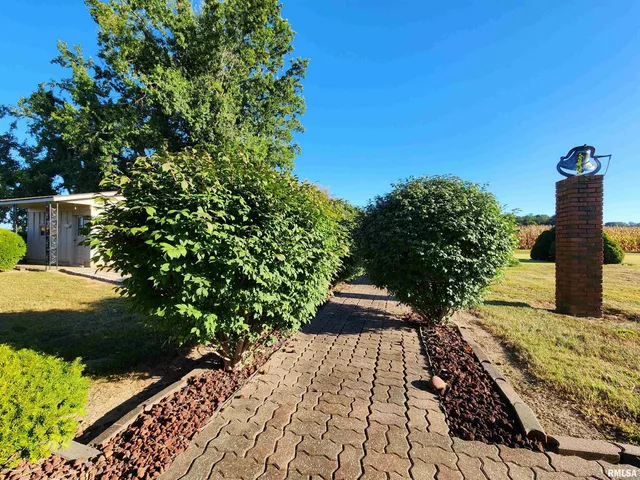 $189,900 | 325 Butler Road, Harrisburg, IL 62946