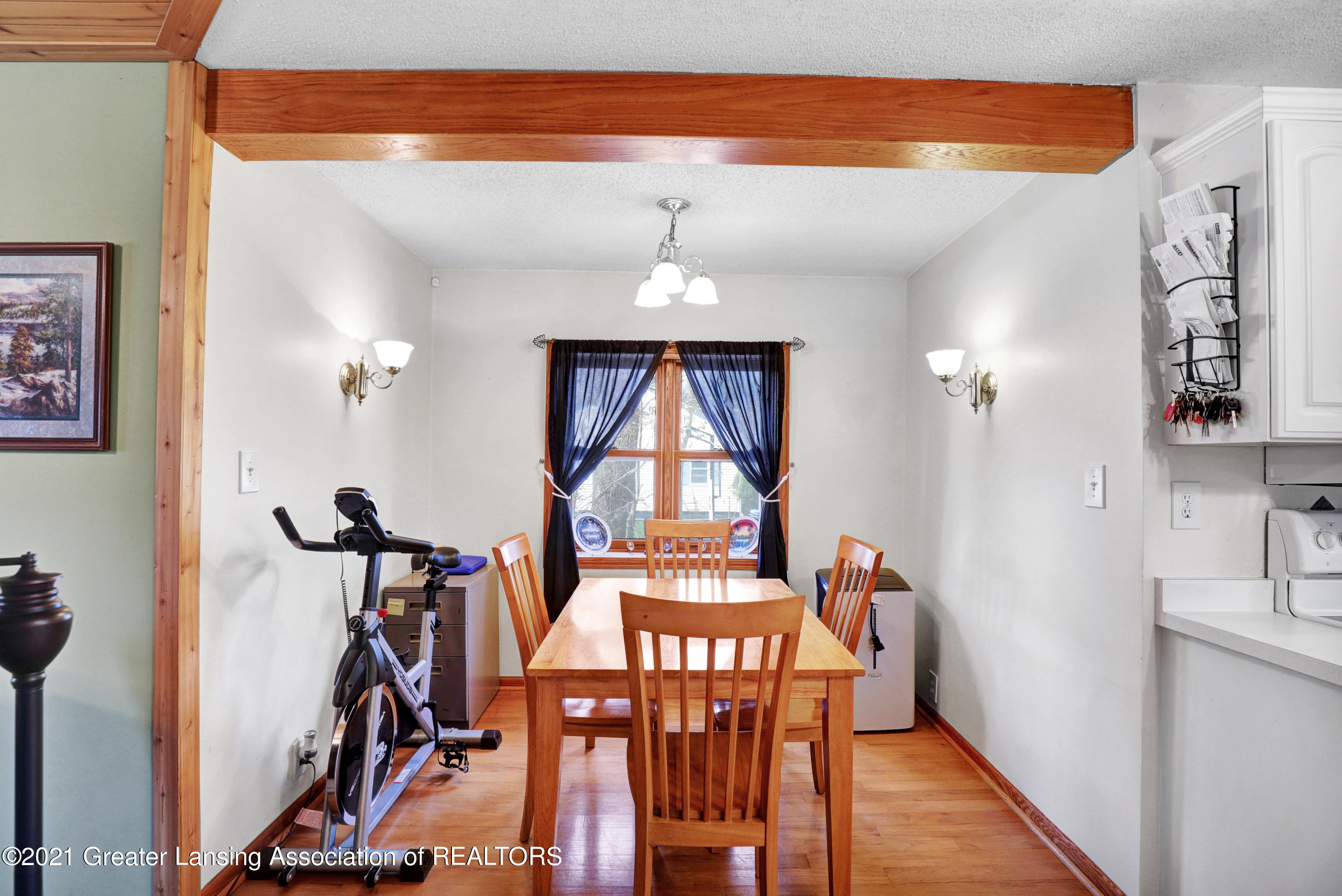 6823 Cooper Road Lansing, MI 48911 - Photo 13 of 30 9I3A9169