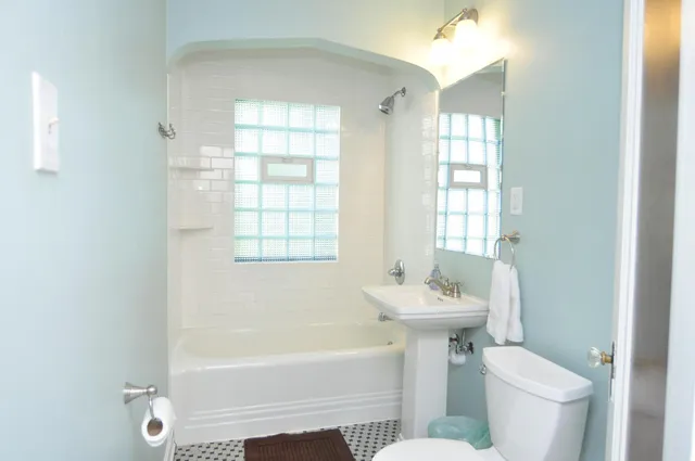 $2,250 | 1015 26th Avenue Southeast, Unit B, Minneapolis, MN 55414