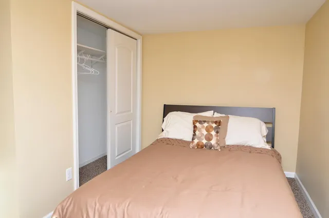 $2,250 | 1015 26th Avenue Southeast, Unit B, Minneapolis, MN 55414