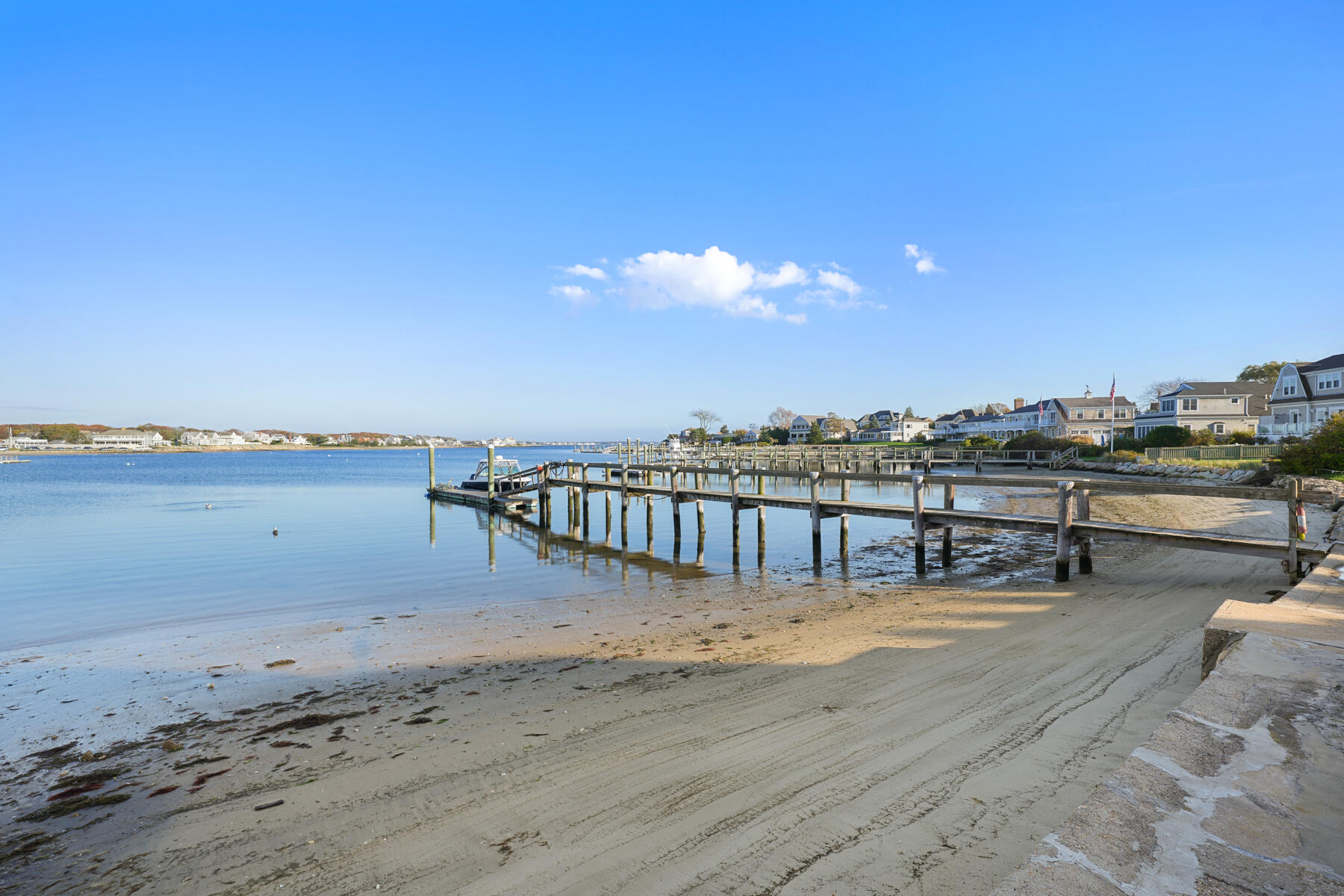 90 Bay Shore Road Hyannis, MA 02601 - Photo 3 of 33 DSC09535