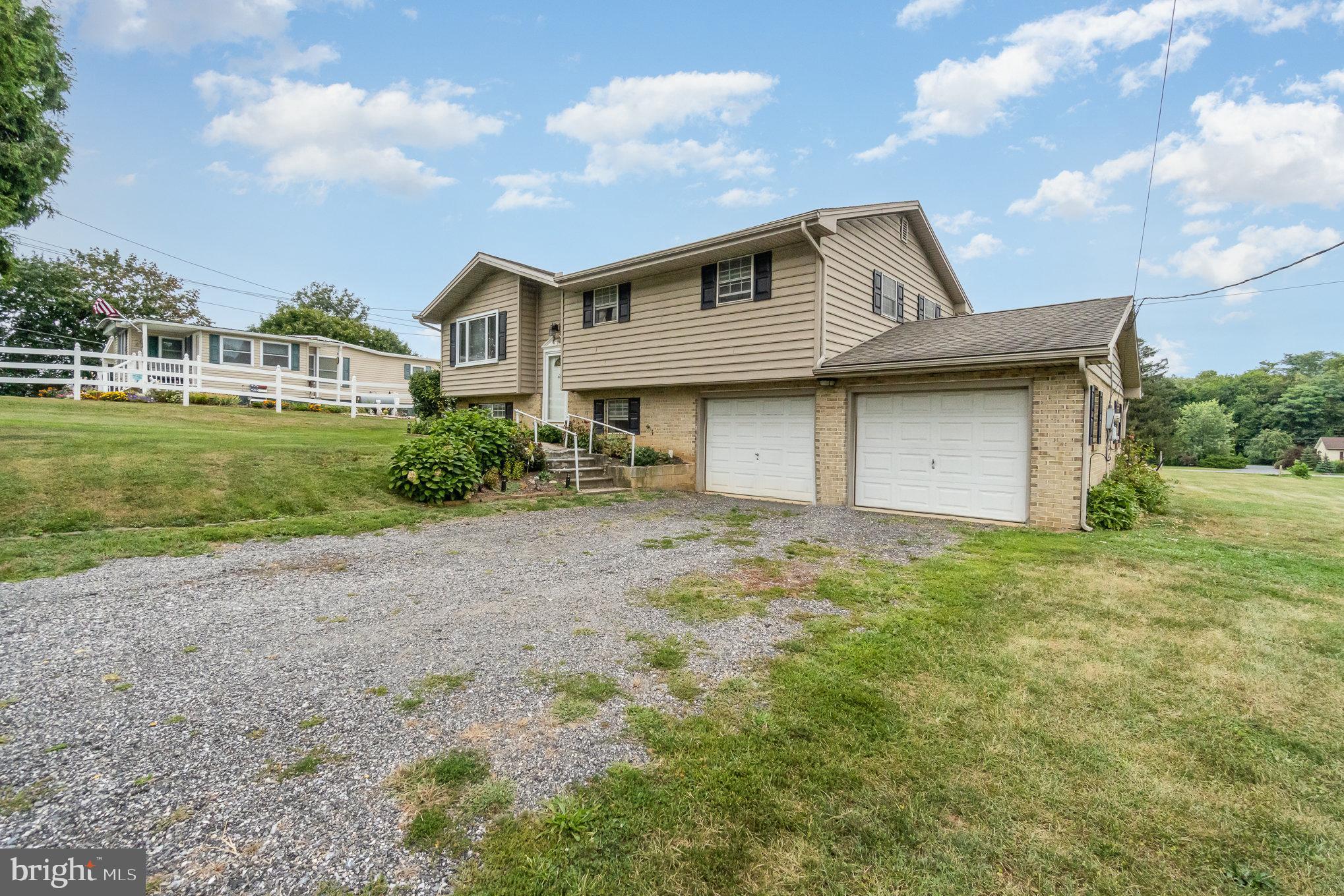 63 Conrad Road Carlisle, PA 17015 - Photo 3 of 43