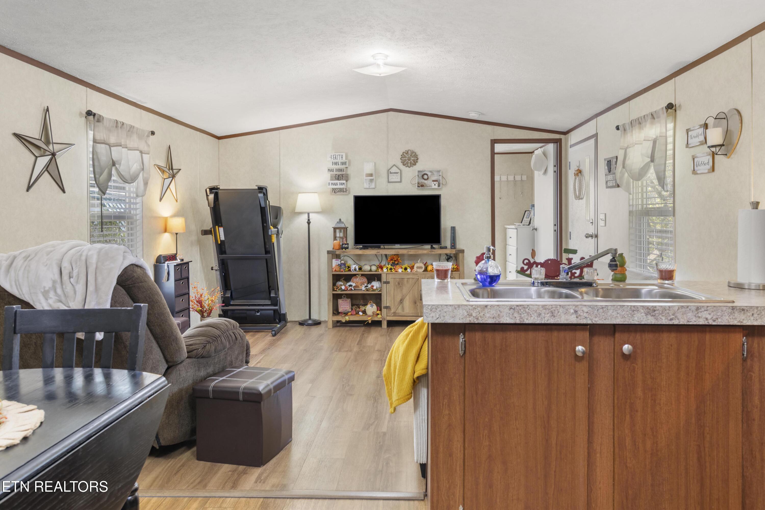 221 Sinnamon Lane Rutledge, TN 37861 - Photo 18 of 40 030A0064