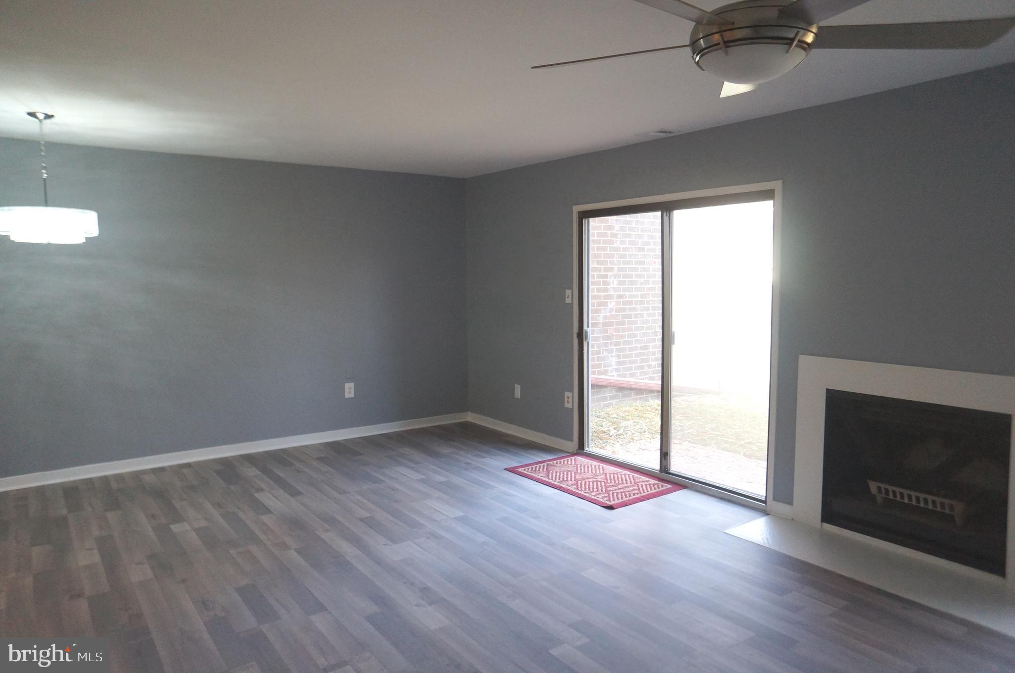 1784 Wainwright Drive Reston, VA 20190 - Photo 17 of 31 Dining-Living Combo