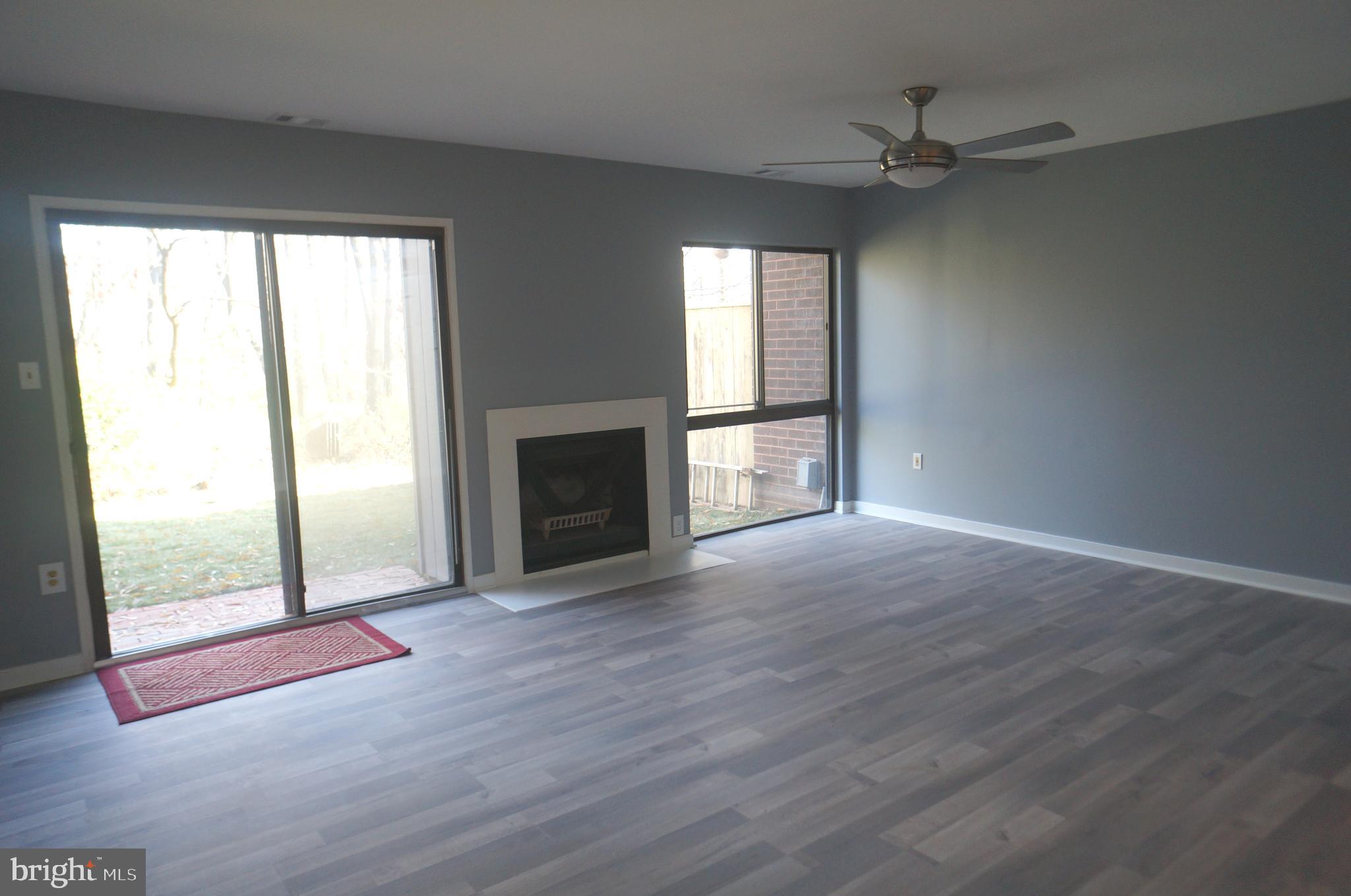 1784 Wainwright Drive Reston, VA 20190 - Photo 22 of 31 Living Area