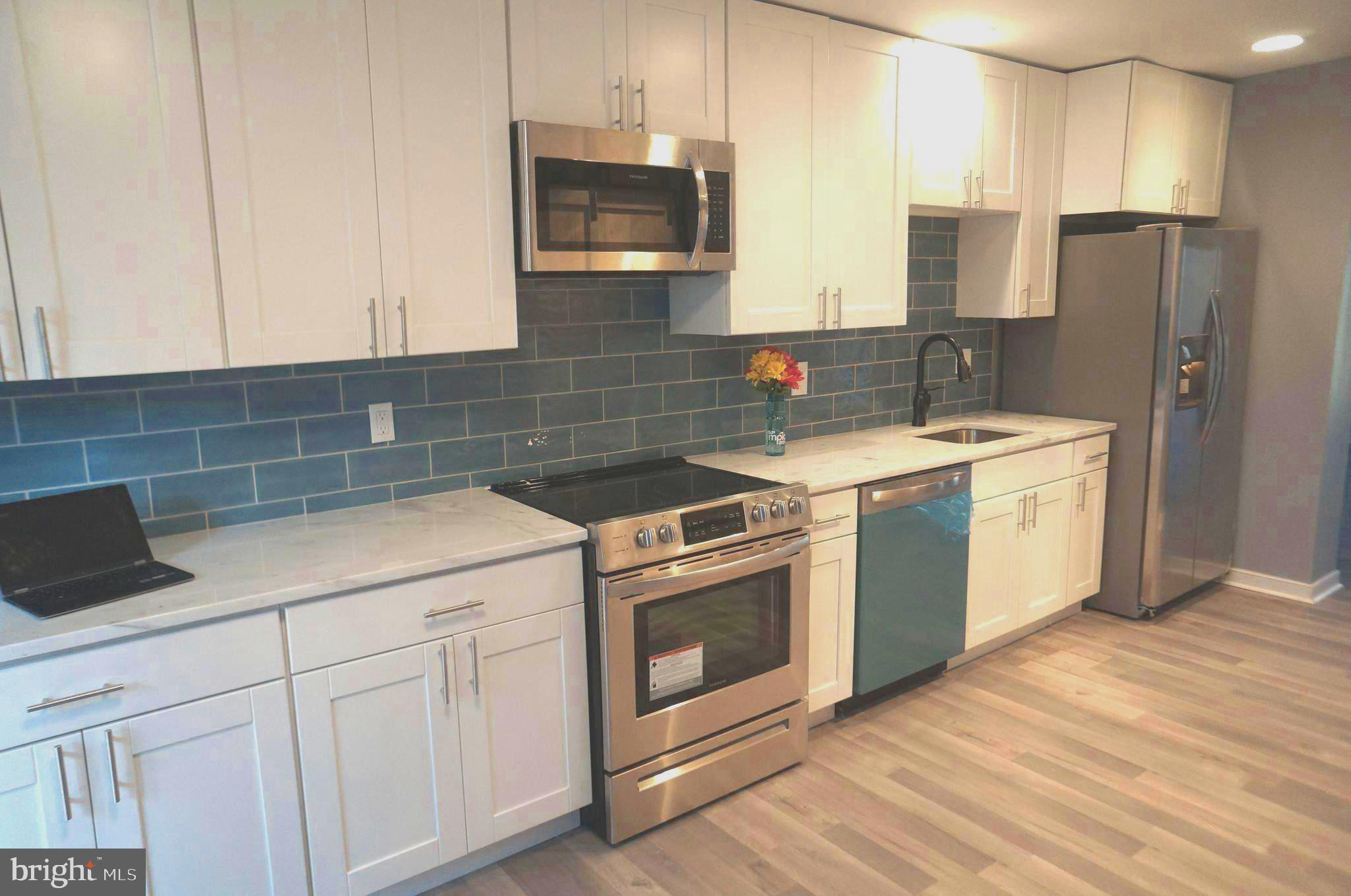 1784 Wainwright Drive Reston, VA 20190 - Photo 5 of 31 Kitchen