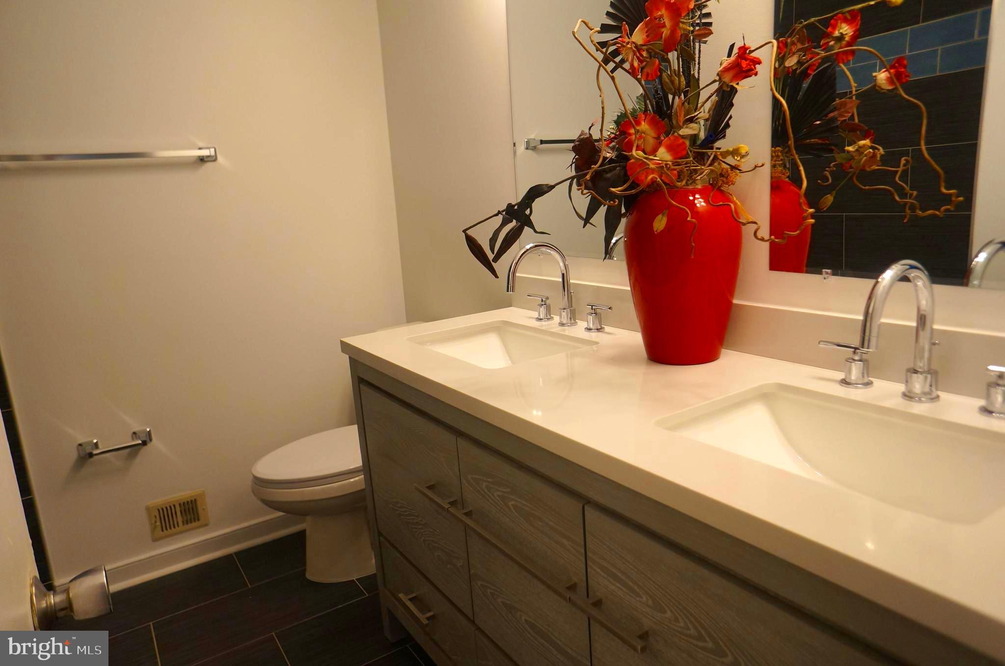 1784 Wainwright Drive Reston, VA 20190 - Photo 10 of 31 Main Bathroom