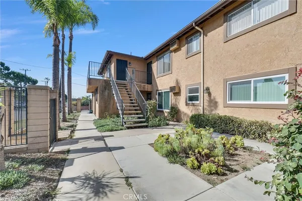 $2,700 | 10472 Chapman Avenue, Garden Grove, CA 92840
