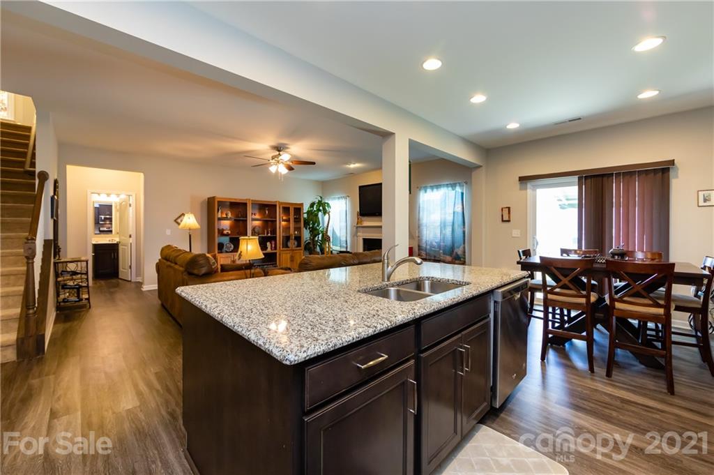 4822 Abendego Road Charlotte, NC 28213 - Photo 17 of 48 a kitchen with lots of counter top space