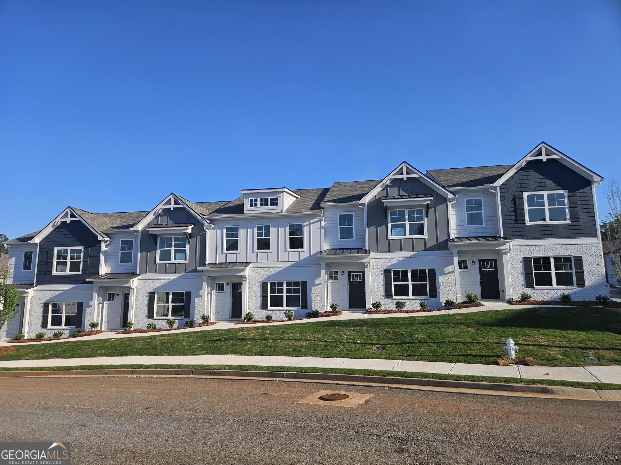 2710 Sandy Road Conyers, GA 30013 - Photo 4 of 40