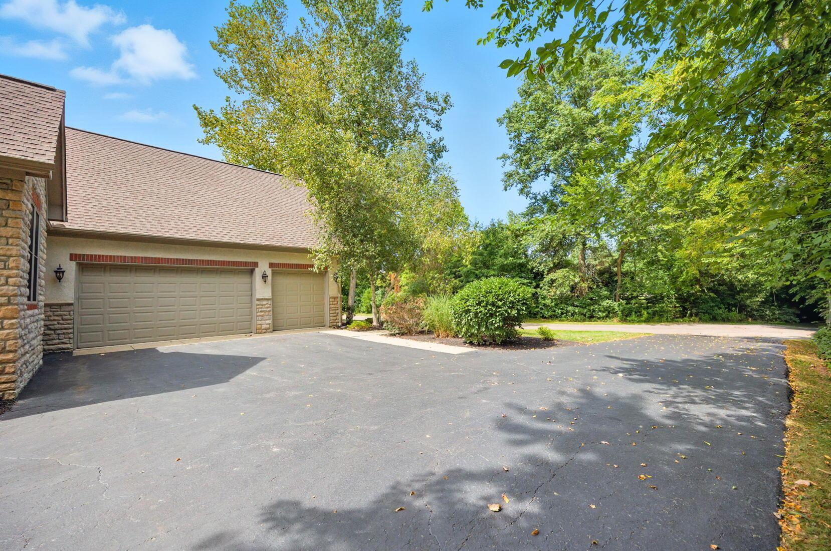 8312 Steitz Road Powell, OH 43065 - Photo 76 of 78 side driveway