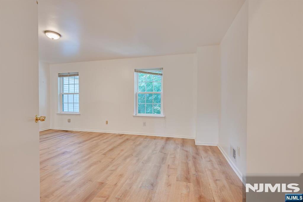 3302 Stonehedge Road, Unit 3302 Edison, NJ 08820 - Photo 24 of 38 Gallery Image 24