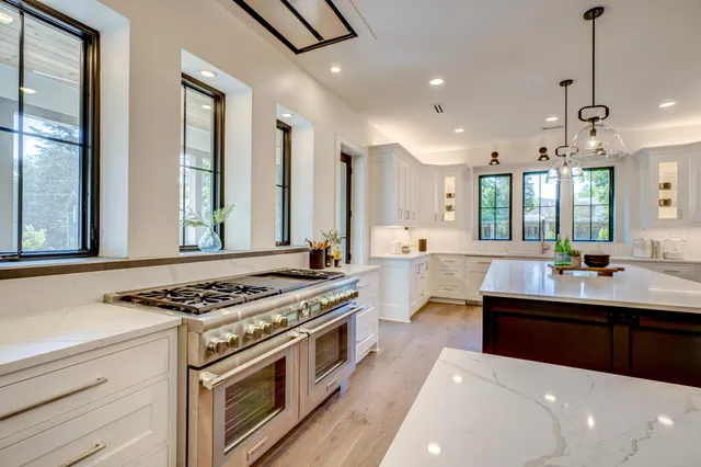 $1,795,000 | 809 5th Street North, Stillwater, MN 55082