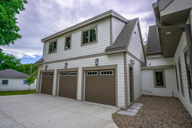 $1,795,000 | 809 5th Street North, Stillwater, MN 55082